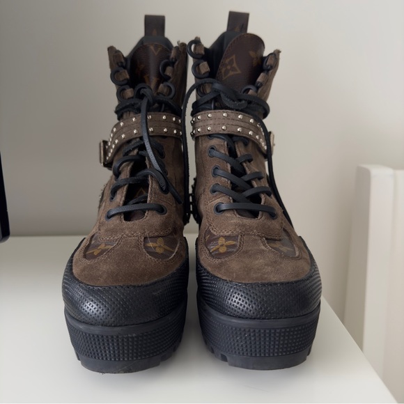 Laureate Plattorm
Desert Boot Louis Vuitton size 6 Authentic - Picture 3 of 11